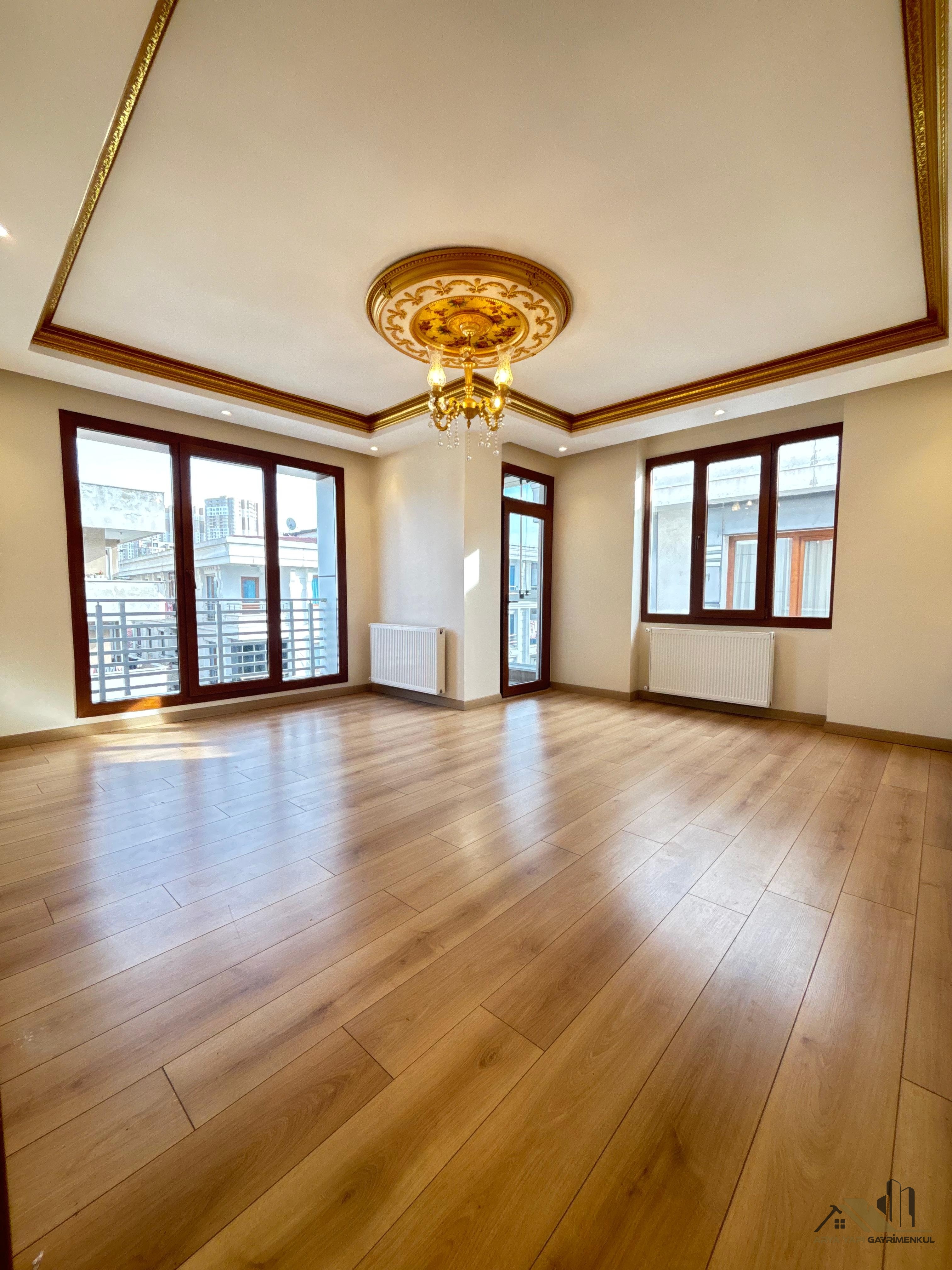 Lüks Dekorasyonlu 2+1 Daire