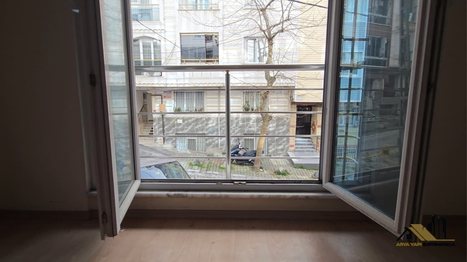 Samimi Ve Geniş Daire